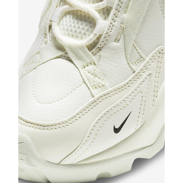 Кросівки жіночі Nike Tc 7900 (DD9682-100)