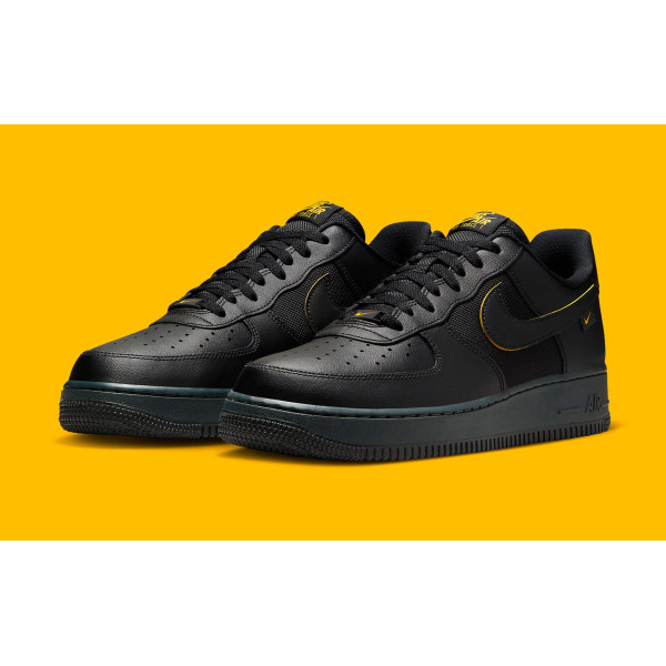 Кросівки чоловічі Nike Air Force 1 '07 'Black University Gold' (FZ4617-001)